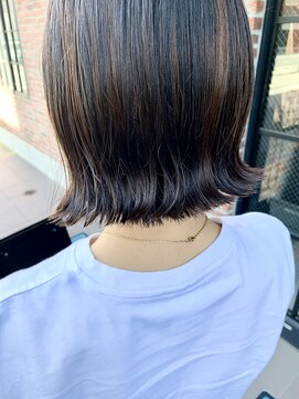 オーガニック アトリエ 大宮(organic+atelier) 20代30代40代外ハネショートハイライト毛先パーマ立体感小顔