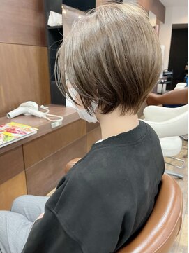 スリー(Th:ree) 大人可愛い20代30代40代丸みとくびれショートボブ◎