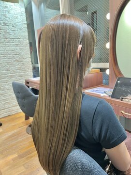 エルサフィロ ヨドヤバシ(el zafiro yodoyabashi) くびレイヤー前髪髪質改善小顔レイヤーロング20代30代40代50代