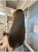 オリーブベージュ