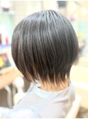 さりげないおしゃれ感を演出♪インナーカラー×ショートウルフ