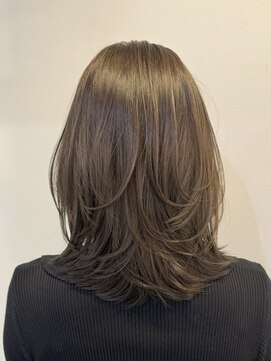 ムード(MOOD,) イメチェン/ピンクベージュ/アンブレラカラー/前髪/銀座駅