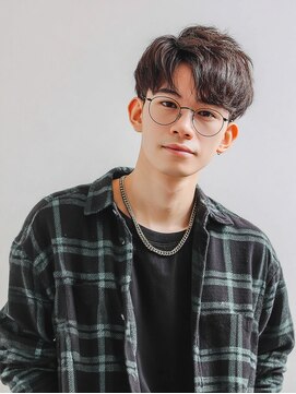 コダマ 大泉学園店(KODAMA) 刈り上げセンターパート/波巻きツイストスパイラル/大泉学園