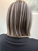 ヴェルデ(Verde) アンブレラカラー×ミディアムボブ