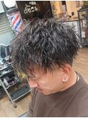 ツイストパーマ×テーパーフェード