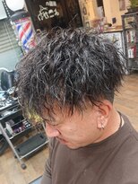 床屋のよこがわ&nbsp;ツイストパーマ×テーパーフェード