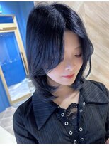 アース 郡山コスモス通り店(HAIR&MAKE EARTH)&nbsp;ブルーブラックのくびれレイヤーミディアム