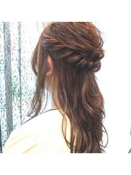 ノル(nol.) [toshi'sアレンジ}二次会ハーフアップアレンジ