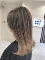 ジゼル(gisele)&nbsp;ウォームブラウン系のナチュラルスタイル