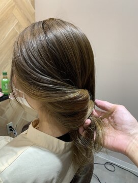 スタンド(STAND) インナーカラー　ケアブリーチ　アッシュブロンド