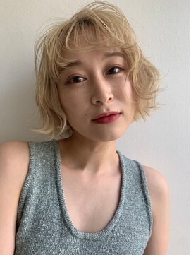 ローウェ 渋谷(Louwe) 外ハネ切りっぱなし小顔ボブ20代30代[渋谷/渋谷駅]