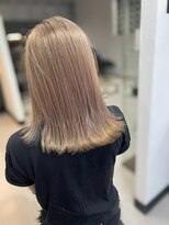 エレクシィ(ELEXY)&nbsp;ミルクティーベージュ　ストレートスタイル