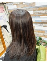 ハウオリ ヘアーワークス(Hauoli hair works)&nbsp;艶々透明感カラー、シースルーハイライト×チャコールグレー