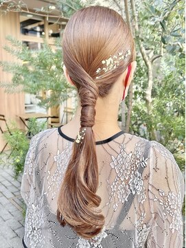 ゼストララ(ZEST Lara) 大人綺麗タイトローポニー【吉祥寺】