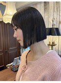 すっきりとした印象のミニボブ