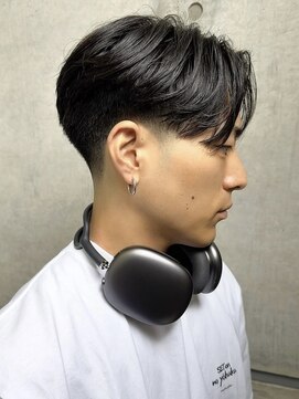 オーシャントーキョー ホワイト 原宿(OCEAN TOKYO WHITE) センターパートショート