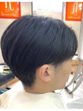 カットハウス はさみの部屋 メンズ/マッシュショート/黒髪/センターパート/かりあげ