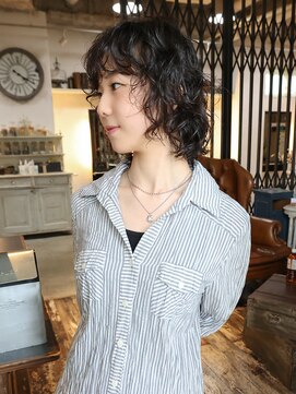 トレンチ(TRENCH) 【TSUJI】レイヤー パーマ ウルフ スパイラル 前髪 顔まわり