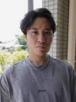 ラロ(raro)&nbsp;センターパートシャドウパーマソフト刈り上げ