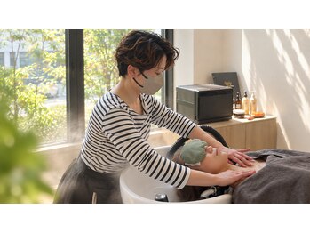 ヘアースペース アモール(Hair Space Amor)の写真/頭皮の状態に合わせたシャンプーを使った癒しのヘッドスパを体験♪頭皮のコリをほぐし疲れをリフレッシュ！
