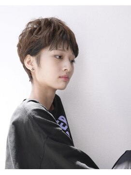 イーラ(era) 《era》イケメン風ショート　くすみブルー　みわ