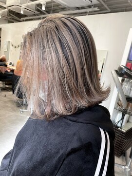 アヴァンス 京橋店(AVANCE) 前下がりボブ×バレイヤージュで立体感のあるスタイルに@京橋