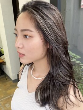 ノラ ウメダ(NORA UMEDA) 【NORA UMEDA 高木】海外風ミルクティーハイライトカラー