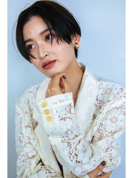 ルル(Lulu) ニュアンスハンサムセンターパート