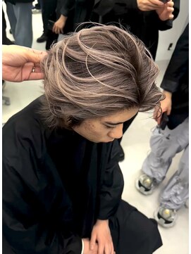 ヌエン 渋谷(NU/EN) 欧風メンズシャドールーツ