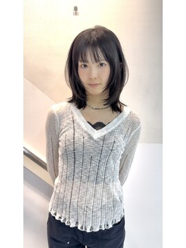 アナ ラーナ(Anna Lanna) ミディアムレイヤー　ハッシュカット　韓国ヘア　モカブラウン