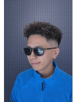 ワンワンオー バーバーショップ 長浜店(@110 BARBER SHOP)&nbsp;ブッタパーマ×スキンフェードで魅せる、最新ストリートスタイル