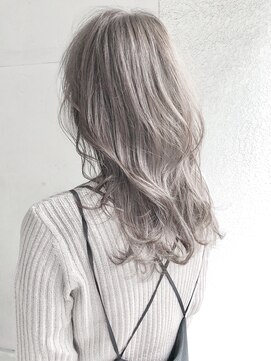 ヘアーアンドアトリエ マール(Hair&Atelier Marl) 【Marl】ホワイトベージュカラーの外国人風セミロング♪