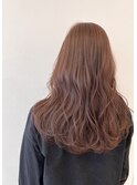 大胆で品のあるコーラルピンクベージュ