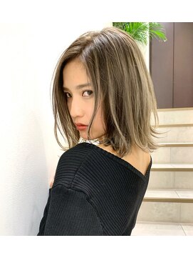 トルネード(TORNADO) ハイライトバレイヤージュ外ハネボブ