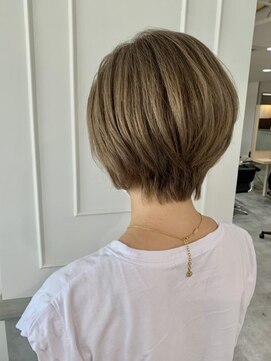 リリーオブザベイス(Lily of the Vase) クールショート