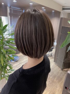 ダリア(DAHLIA) アッシュグレージュ　ミニボブ