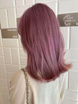 イト(ito) 【 ito ／ 梅田 】ハイトーンピンク×切りっぱなしロブ