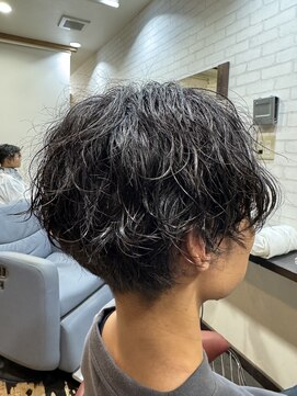 マガジン(Magazine men's & lady's salon) 緩めツイスパxセンターパート