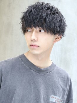 クロト 福岡本店(KUROT)の写真/あなただけのスタイルを見つけるKUROT！カジュアルな空間で、気軽にイメチェンを楽しんでみませんか♪