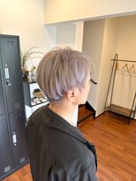 スリーバイザサロン(THREE by the salon)&nbsp;ホワイトシルバー