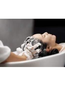 アロマ効果で心の底からリラックス♪大人気davines取扱い◎本格スパで極上の癒し時間をご体験下さい。