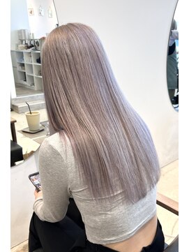 ジジ インターパーク 宇都宮(Gigi) ホワイトグレージュ/ミニウルフ/デジタルパーマ/フェザーパーマ