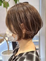 エリマ 武蔵小杉(elima)&nbsp;大人ショートボブグレージュカラー顔まわりレイヤーくびれボブ