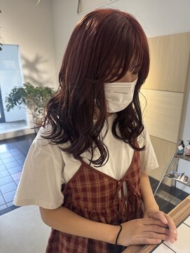 ニュア(neua) レッドカラー/奈良/橿原神宮前