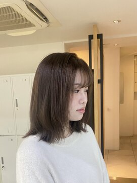 【 YUCCA 】大人可愛い20代30代40代ミディアムレイヤー/ベージュ