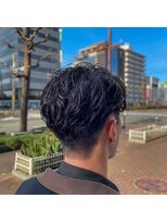 ロッカ(ROCCA) スペインカールウェット質感で魅せる大人のパーマスタイル