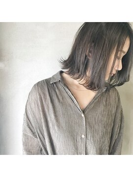 ミント(mint) 軽め切りっぱなしボブ＆透明感グレーで赤み除去！