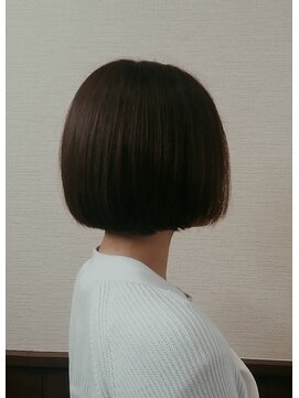 美容室テク アート バイ シック ショートボブ
