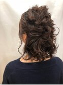 飾りがなくても華やかなハーフアップ