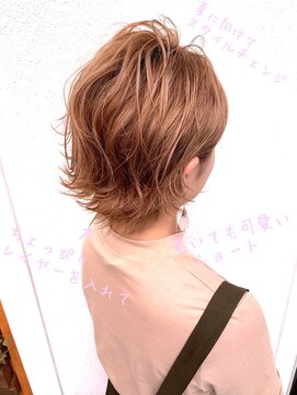 アンビション(Ambition) ショートボブ(コテ巻きスタイル)